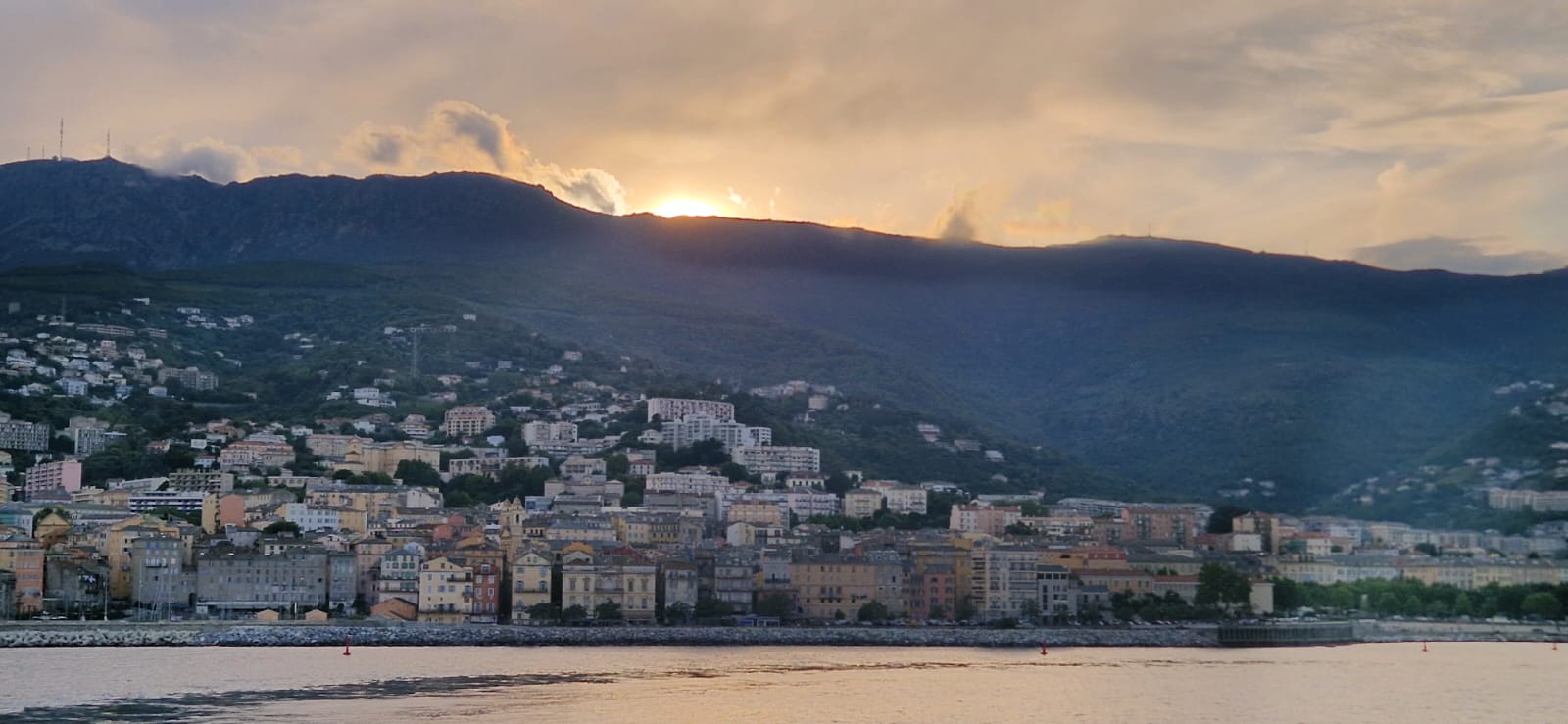 Port Bastia au coucher de soleil